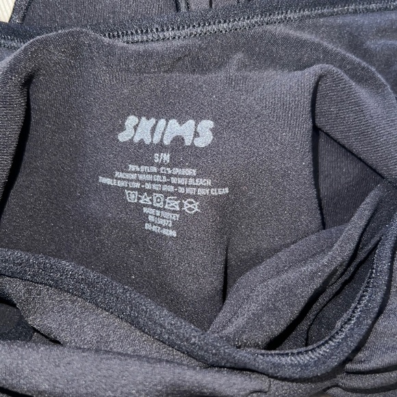 SKIMS SEAMLESS SCULPT THONG BODYSUIT SHAPEWEAR ONYX BLACK SIZE SMALL /MEDIUM - Picture 9 of 10